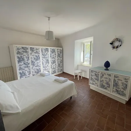 Pie Del Colle Country *