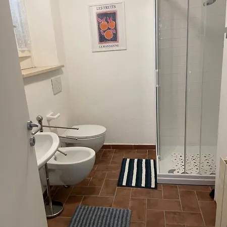 Pie Del Colle Country